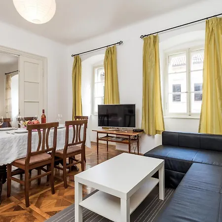 2 Bedroom Cozy In Apartman Volosko