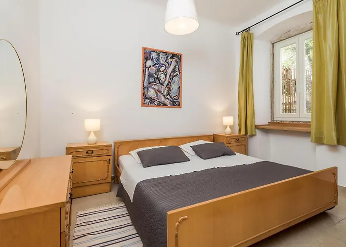 Διαμέρισμα 2 Bedroom Cozy In