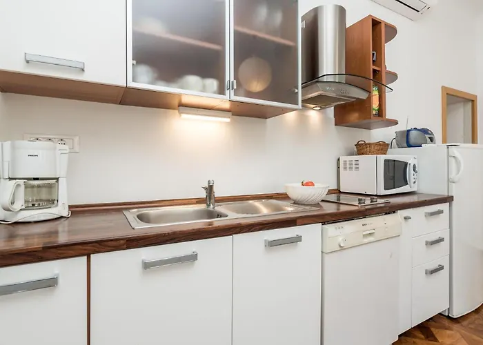 Διαμέρισμα 2 Bedroom Cozy In *
