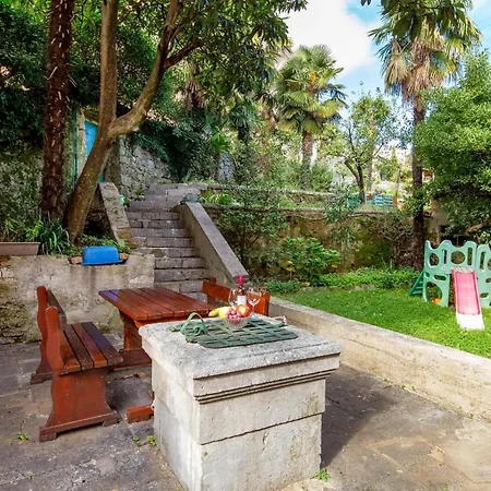 Apartament 2 Bedroom Cozy In Volosko