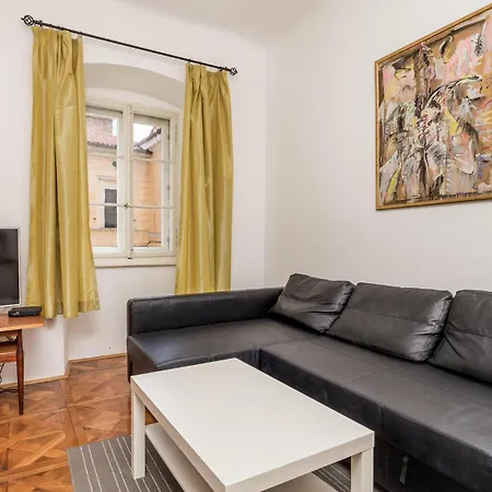 2 Bedroom Cozy In Apartament *